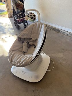 4 moms baby swing