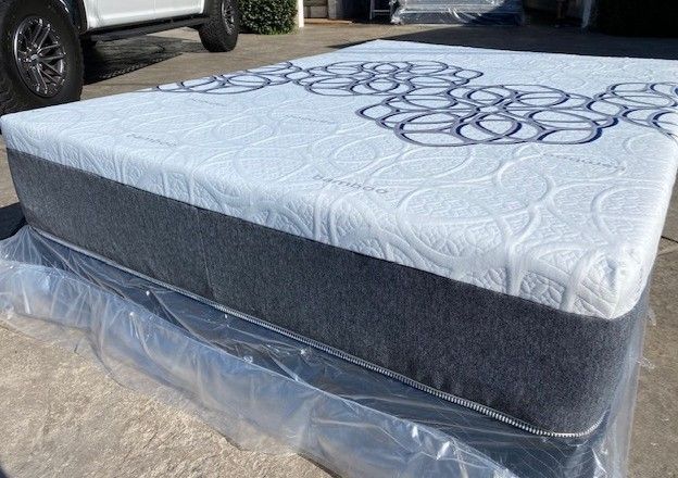 Full Organic Hybrid Cool Gel Memory Foam Mattress! 