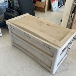 Outdoor storage container