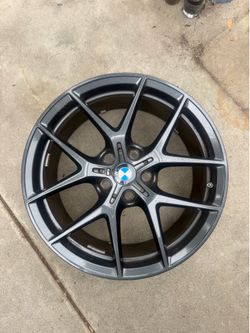 Used OEM BMW Wheel 554m M235i 228i GRAN COUPE  18" INCH Y-Spoke Alloy RIM Orbit Grey