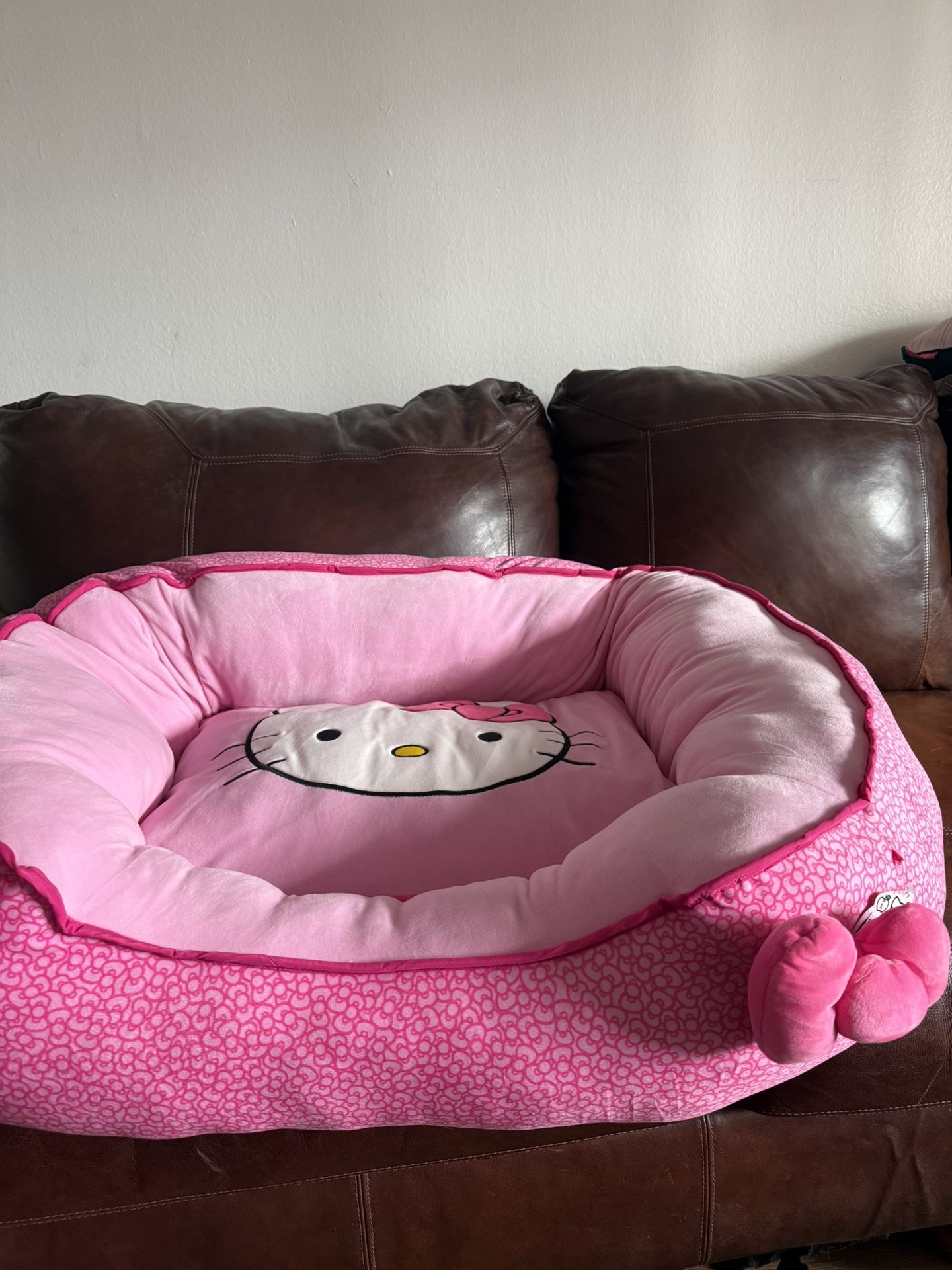 Large hello kitty pet bed