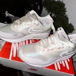 Nike Air Max 1 ‘SNKRS Day Pack White Grey Shoes DA4300-100 Women’s Size 5.5 used