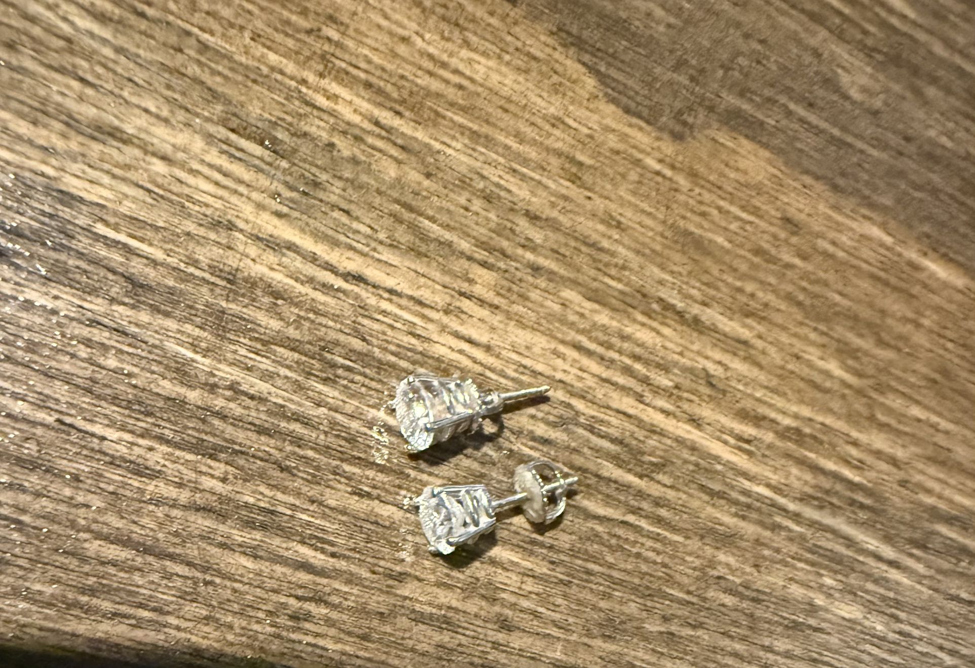 One carat diamond earrings