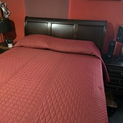 Queen Mahagmony Bed Witb With Storage