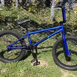 Mongoose Legion L20 Freestyle BMX Bike 20in Tire