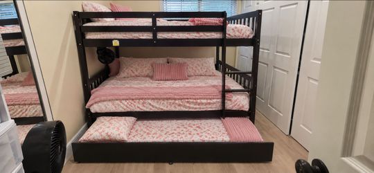 Bunk beds Full over Full pull out twin