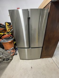 Insignia Refrigerator Freezer Ice Maker
