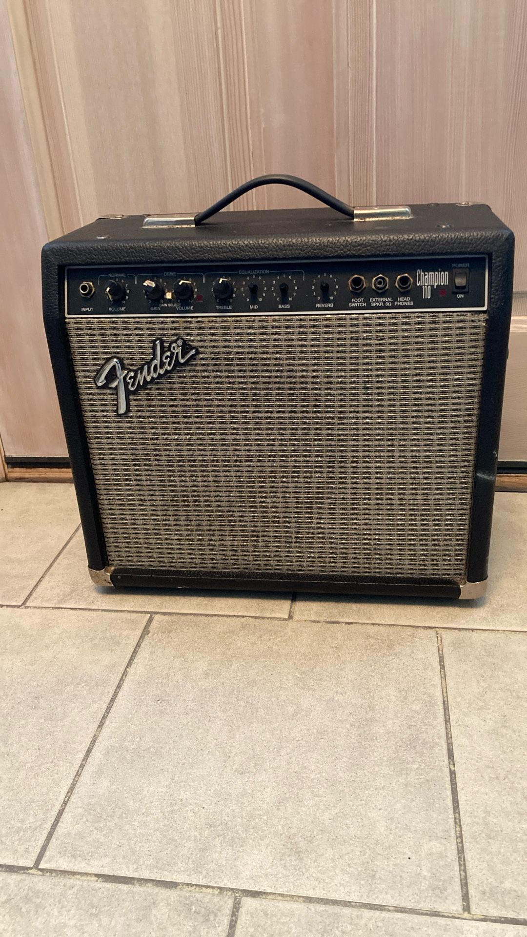 Fender Champion 110 2- Channel 25w 1x10 Guitar Combo Amp - Vintage