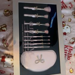 Glitz & Glam Bow brushes