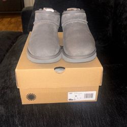 Uggs Classic Ultra Mini 