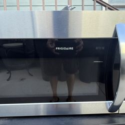 Frigidaire Over The Range Microwave 