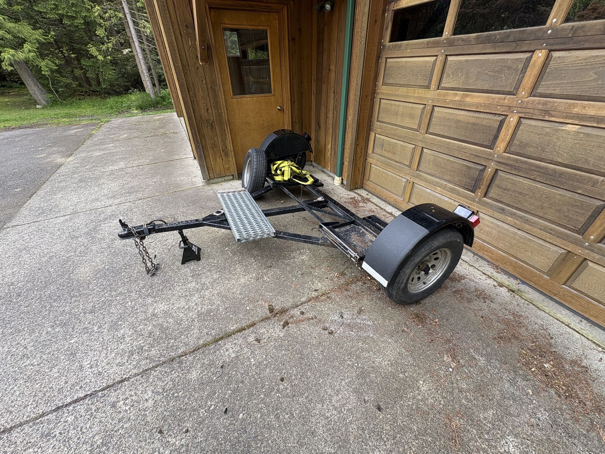 American Car Tow Dolly