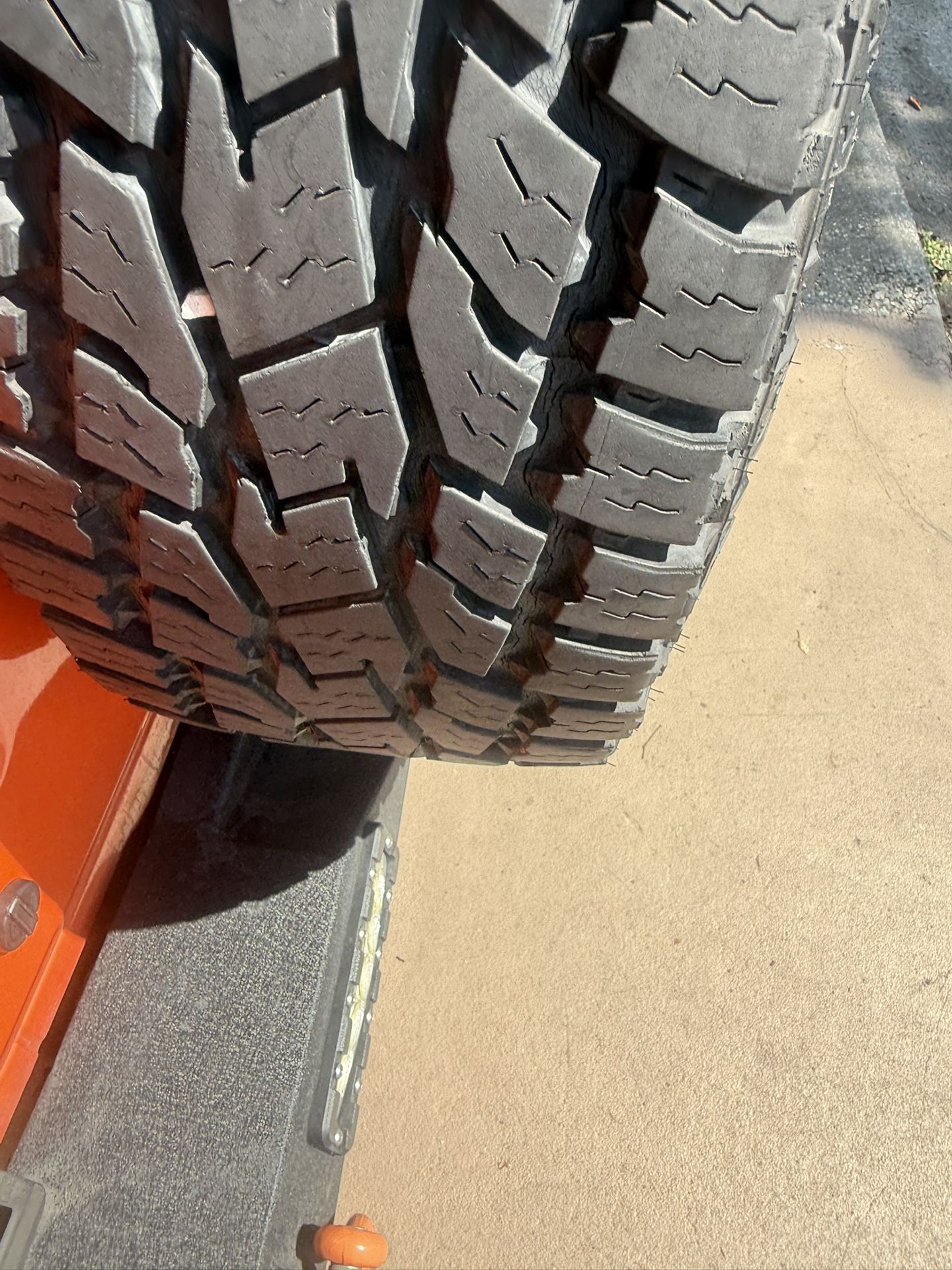 5 Toyo A/t Tires Used 285/75/18