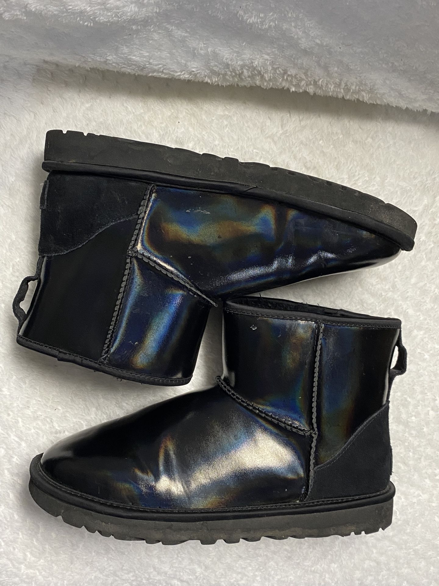 Ugg Australia Women's Classic Mini Iridescent Boot Size 8