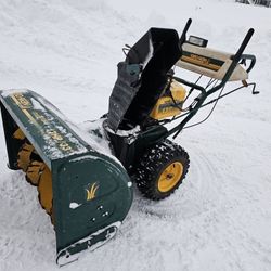Snowblower 33 inch, Power Steering, Runs Great 