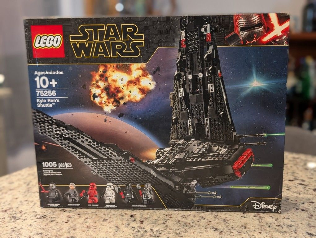 LEGO Kylo Ren's shuttle - 75256