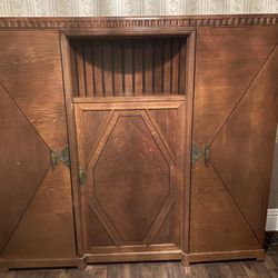 3-Door Armoire, Large, With key And locking system.