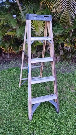 Werner 5 Foot Fiberglass Step Ladder