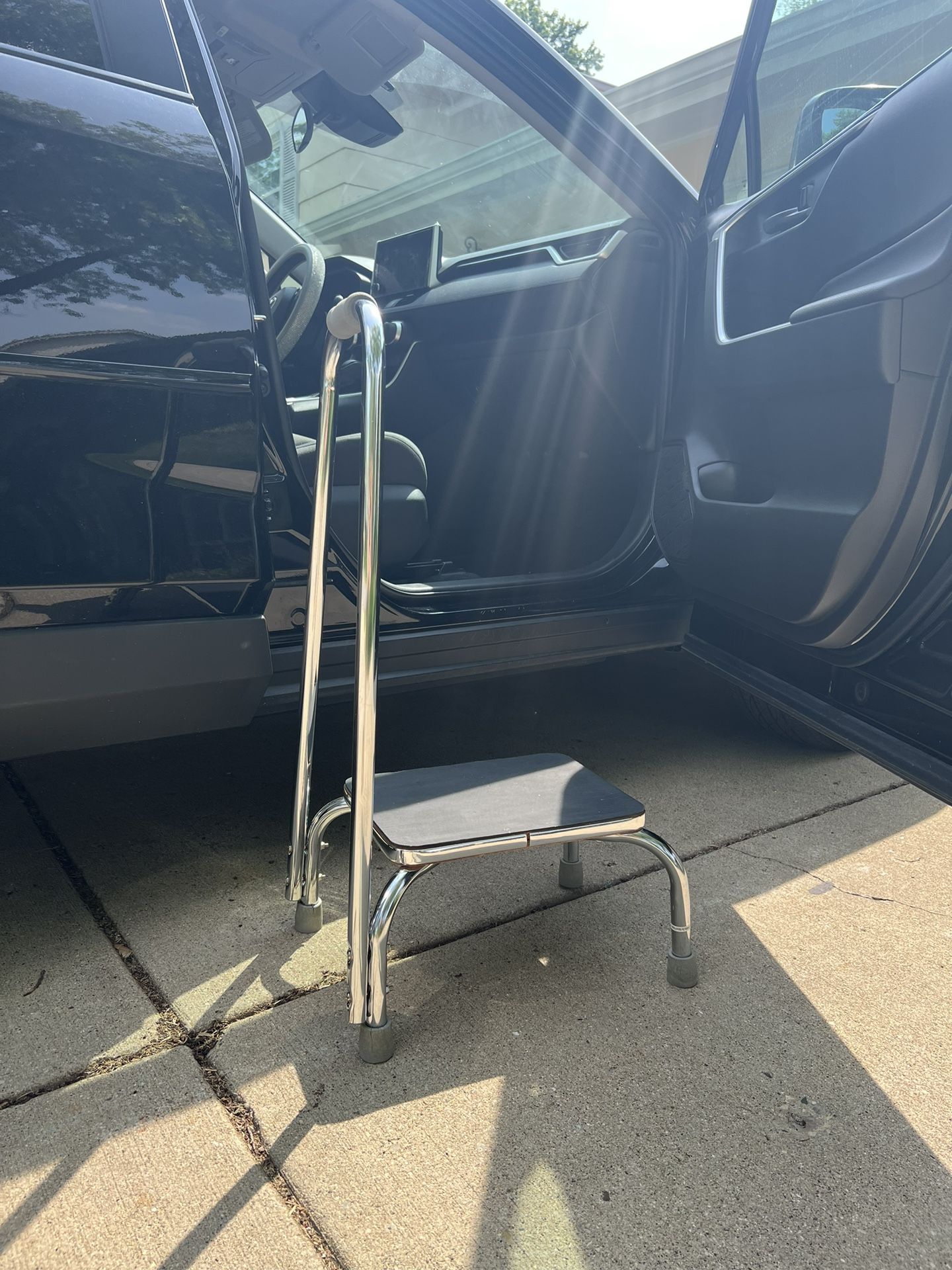 Step Stool With Handle