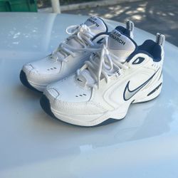 Nike “air Monarch” 