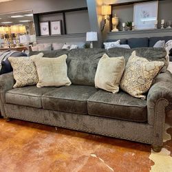 Stracelen Sable Queen Sofa Sleeper /couch