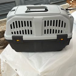 Brand Never Used Small Pet Kennel