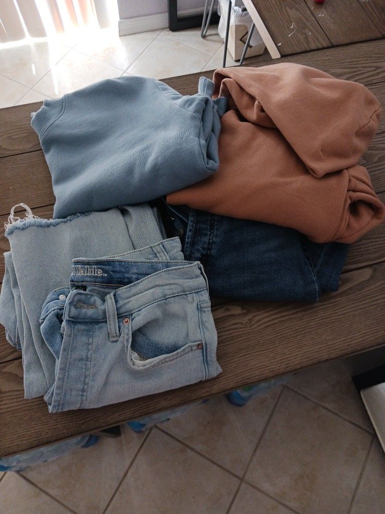4 Lot Clothing Size 4 XS JEANS AND SWEATSHIRT hoodie