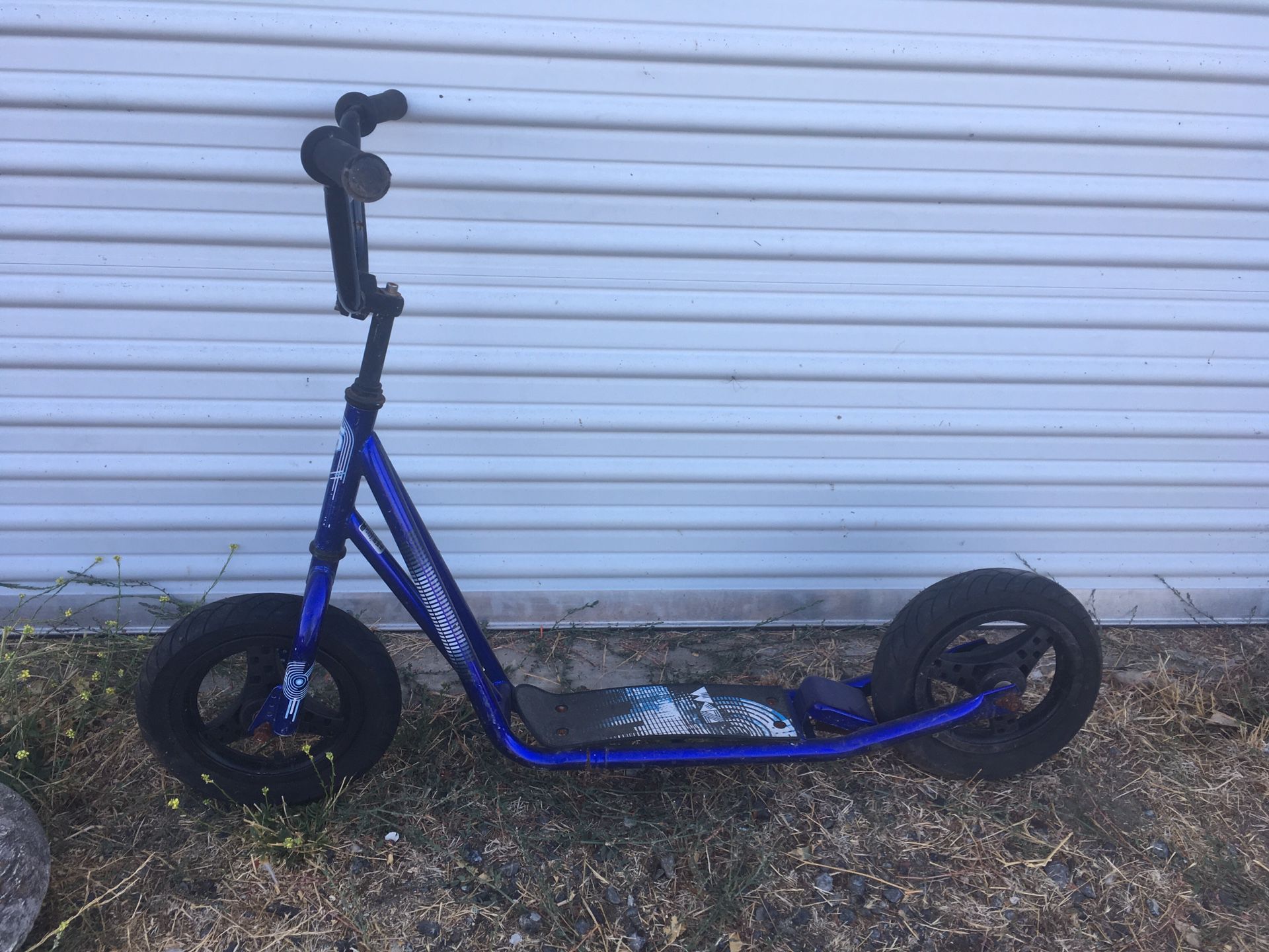 Child scooter