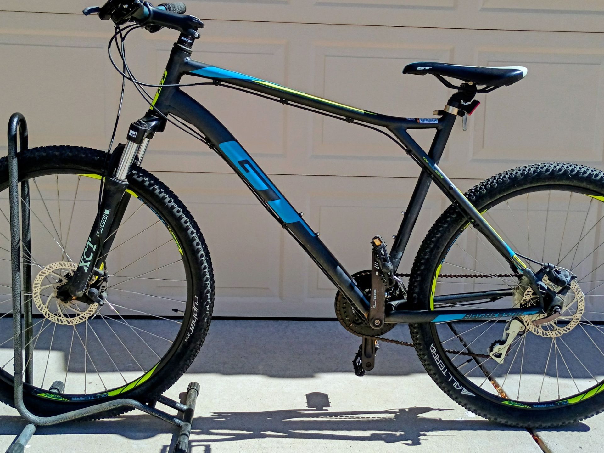 27.5 inch GT Aggressor mountain bike