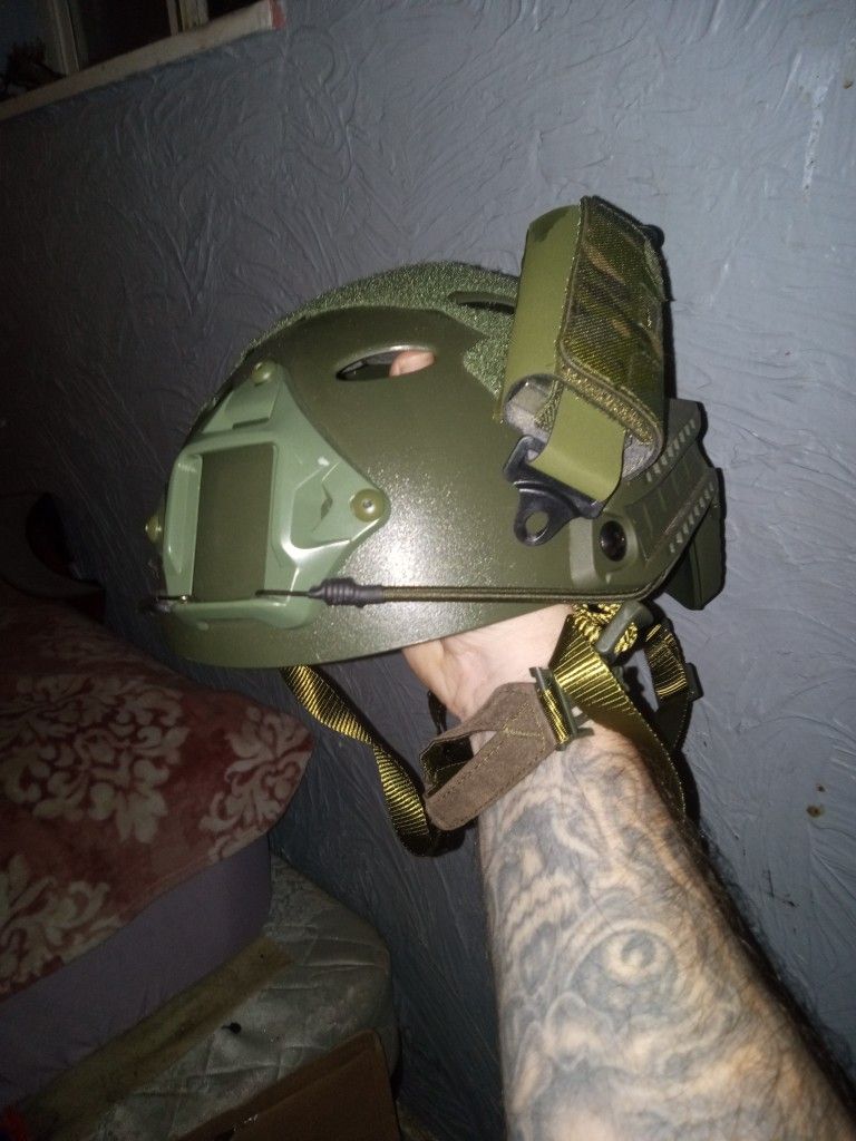 Special Oops Core Tactical Helmet Multi Use Ballistic Protection Bran New Never Used
