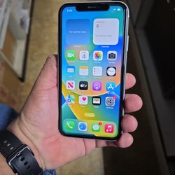Iphone XR 64GB UNLOCKED 
