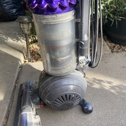 Dyson Vacuum 