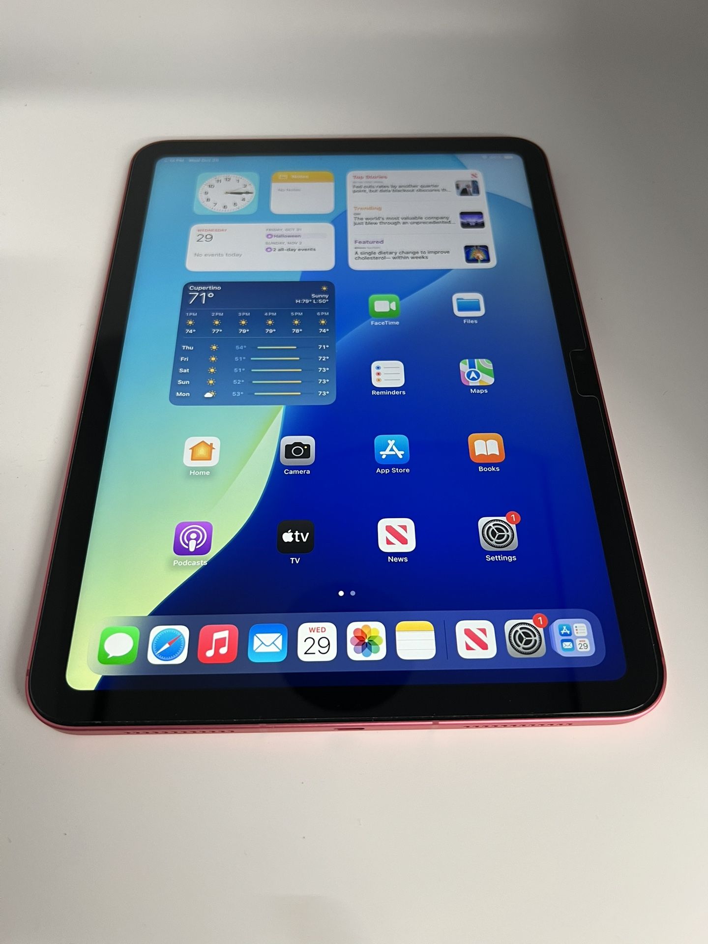 iPad 10th Gen Red 11” Cellular 256GB Very Nice !