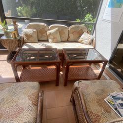 Great Pair Of Table Rattan/bamboo W Glass Top And Bottom Shelf Sold As A Set 