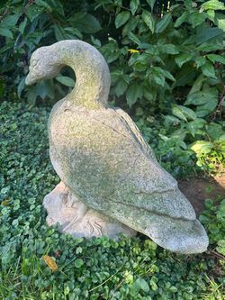 Stone Garden Swan Statue