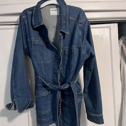 Woman’s jean jacket size large