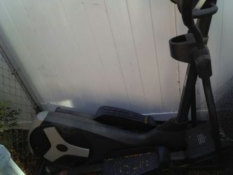Gold's gym stride trainer 595