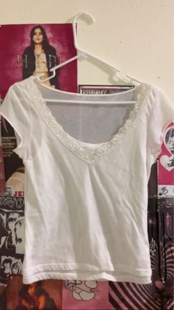 $6 (NOT FOR FREE)early 2000s y2k vintage white lace tee