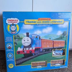 Bachmann HO Scale Thomas Annie & Clarabel Train Set - Thomas & FriendsBachmann HO Scale Thomas Annie & Clarabel Train Set - Thomas & Friends