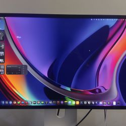 Apple Studio Display With Tilt And height Stand 