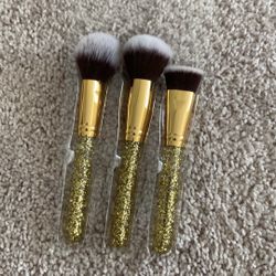 Simply essential makeup brushes 3 pc