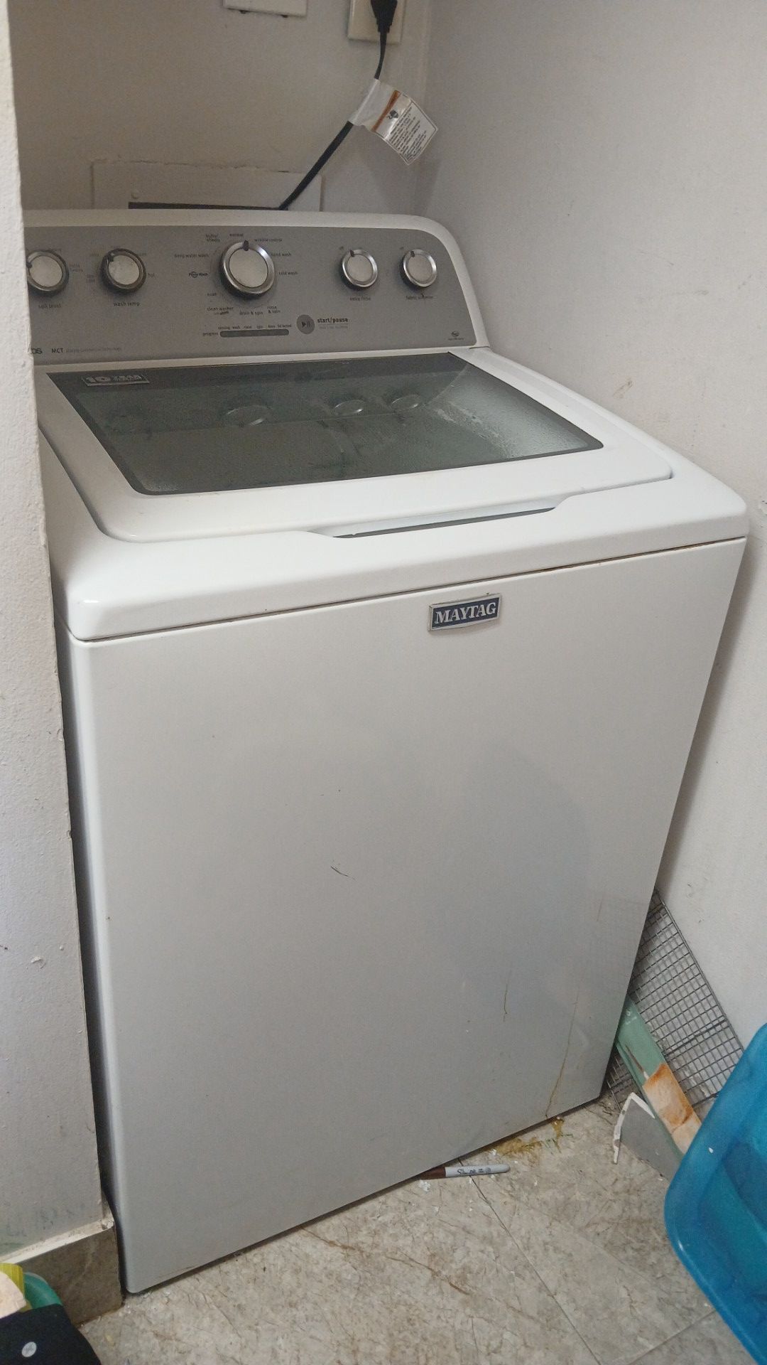 Wash and dryer Maytag white work good