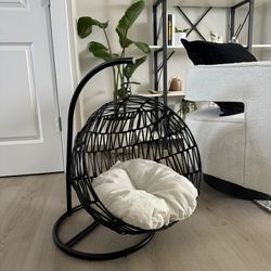 Swinging Pet Egg Chair