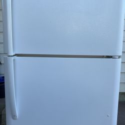 Frigidaire Refrigerator 