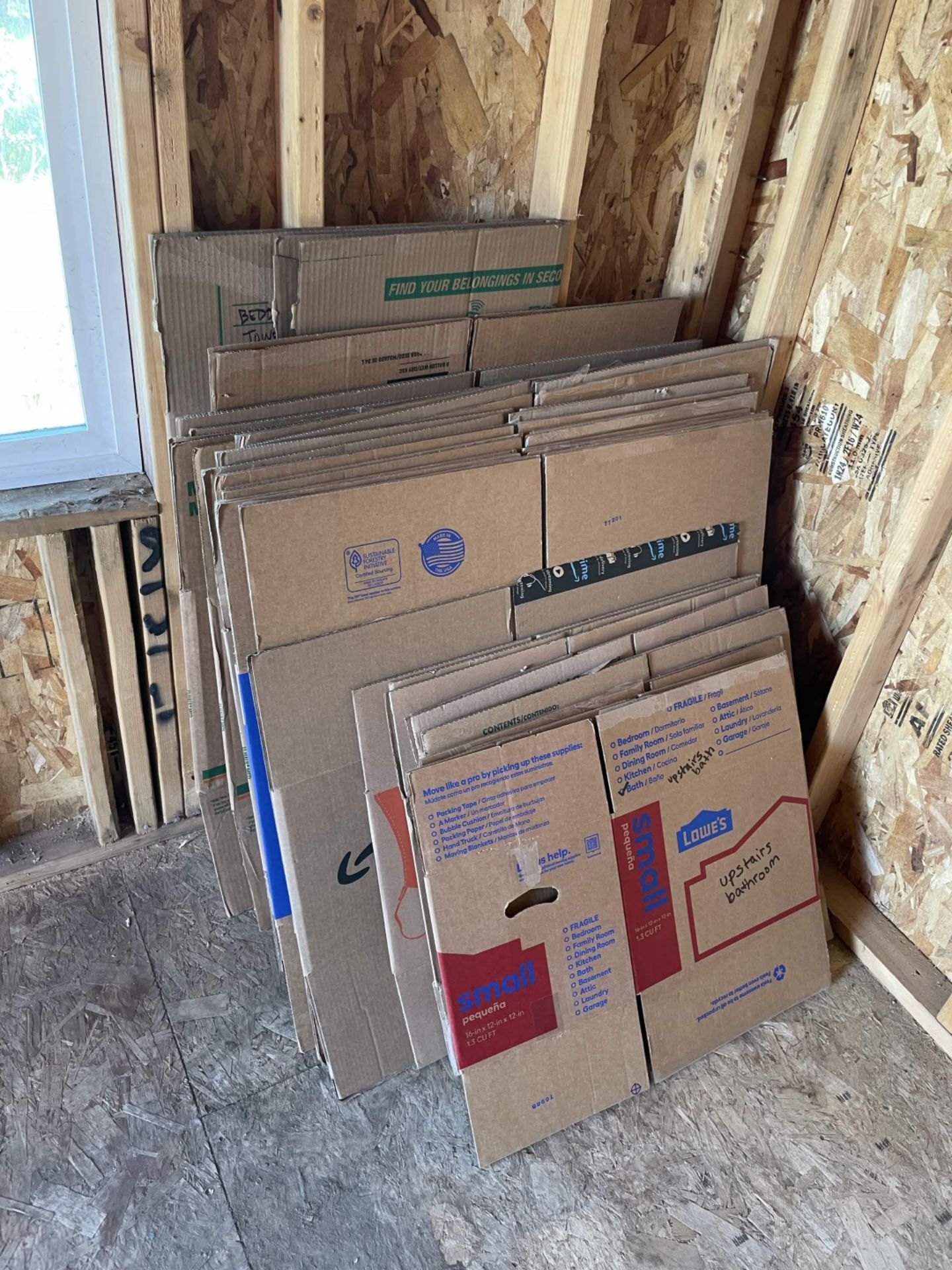 (PENDING PICKUP) Free moving boxes