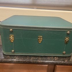 Vintage Lady Baltimore Suitcase 29"x18"x8.5" Luggage 