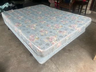 Queen size bed set