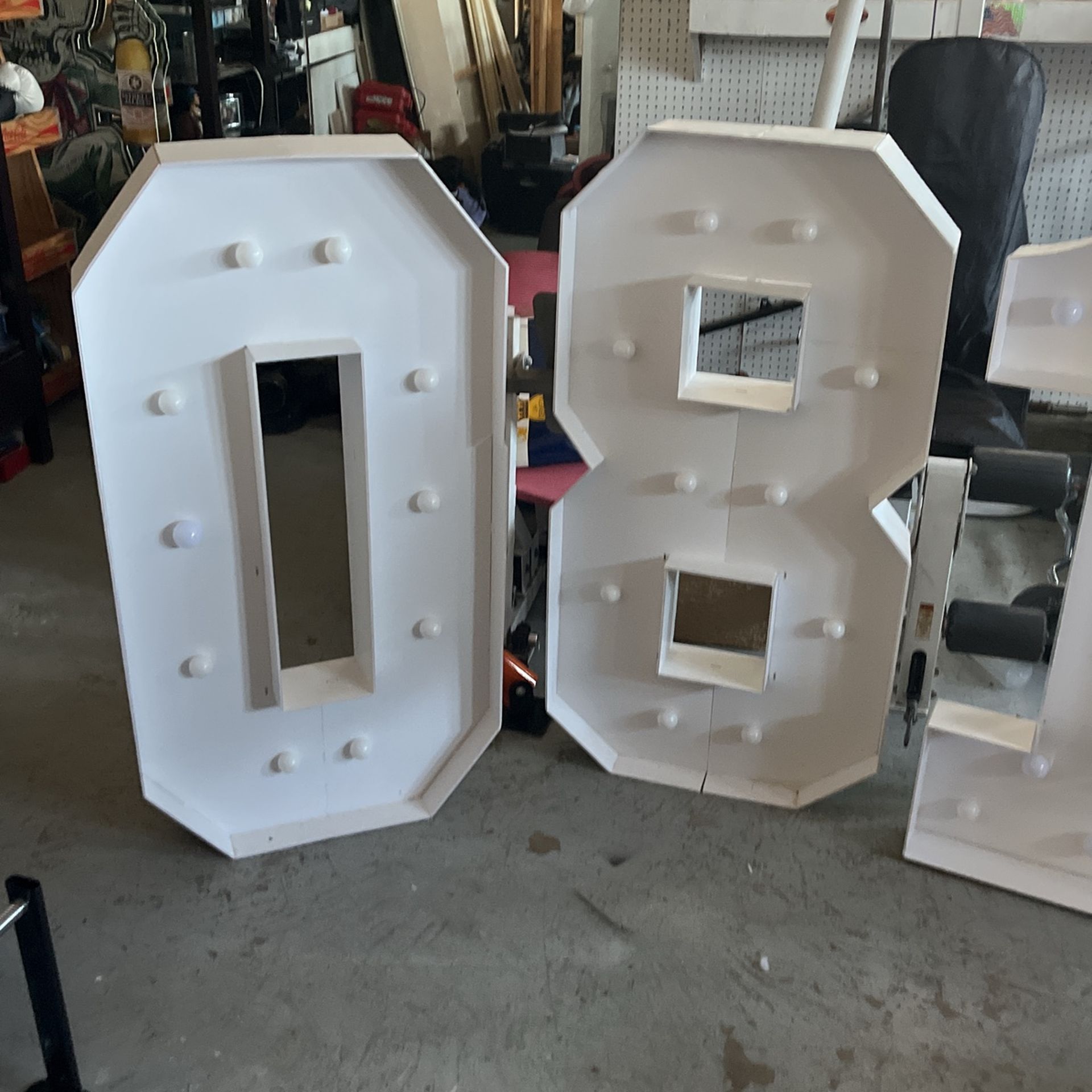 Light numbers party