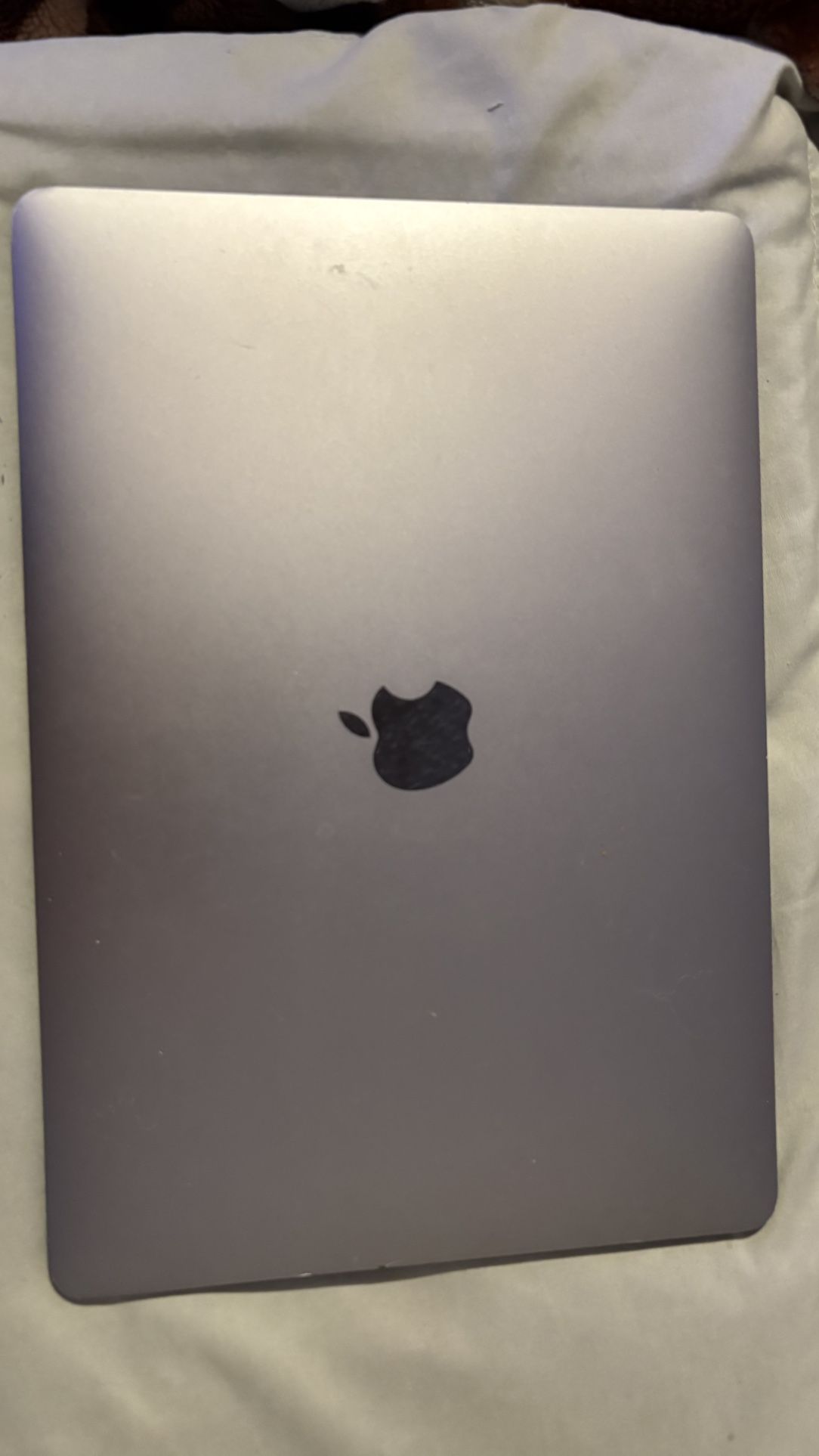 MacBook Air Apple