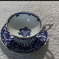 Blue tea cup set( Acorns Hunting esene